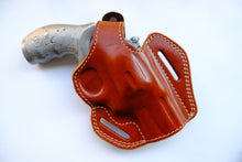 Load image into Gallery viewer, Handcrafted Leather Belt owb Holster for Smith and Wesson 686 Plus Barrel 2.5
