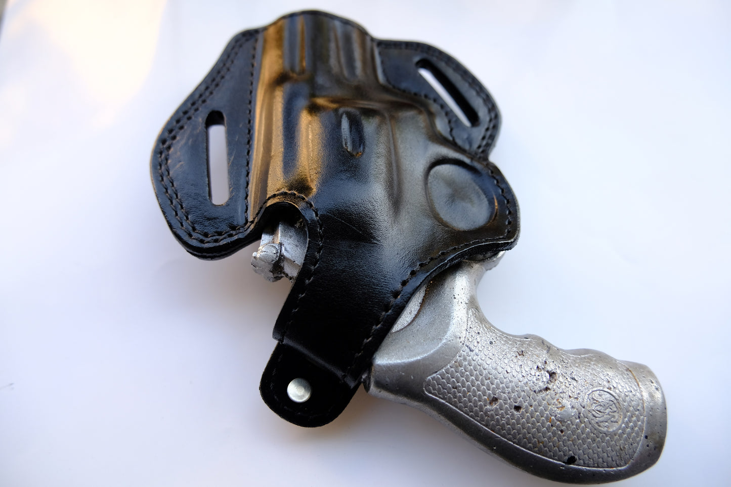 Handcrafted Leather Belt owb Holster for Smith and Wesson 686 Plus Barrel 2.5