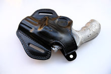 Load image into Gallery viewer, Handcrafted Leather Belt owb Holster for Smith and Wesson 686 Plus Barrel 2.5