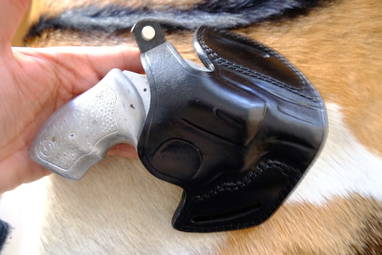 "Handcrafted Leather Pancake Holster for Taurus 85 