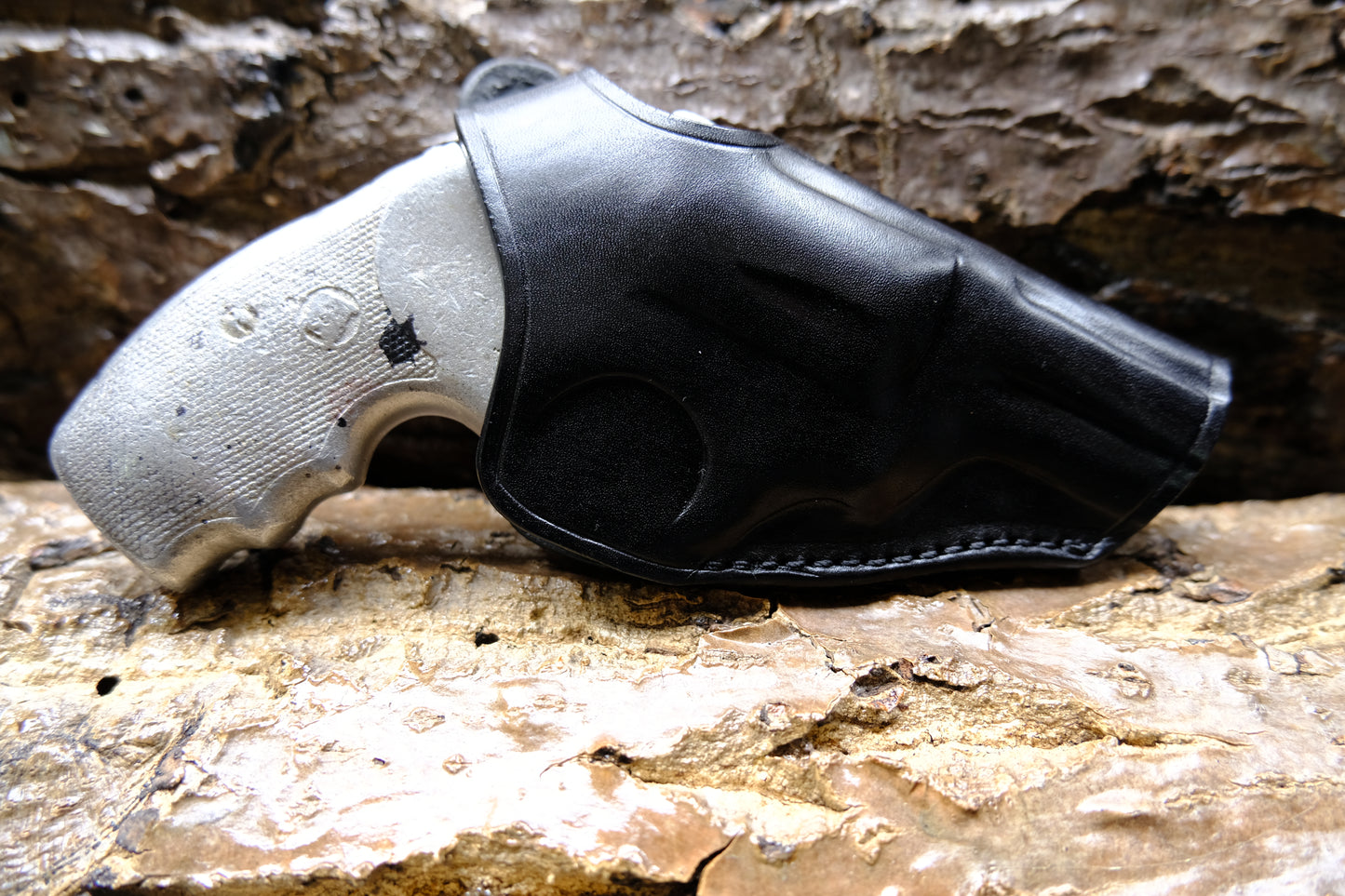 Thumb Break Leather OWB Holster: Charter Arms Bulldog Standard .44 S&W 2.5" Barrel 5 Shot