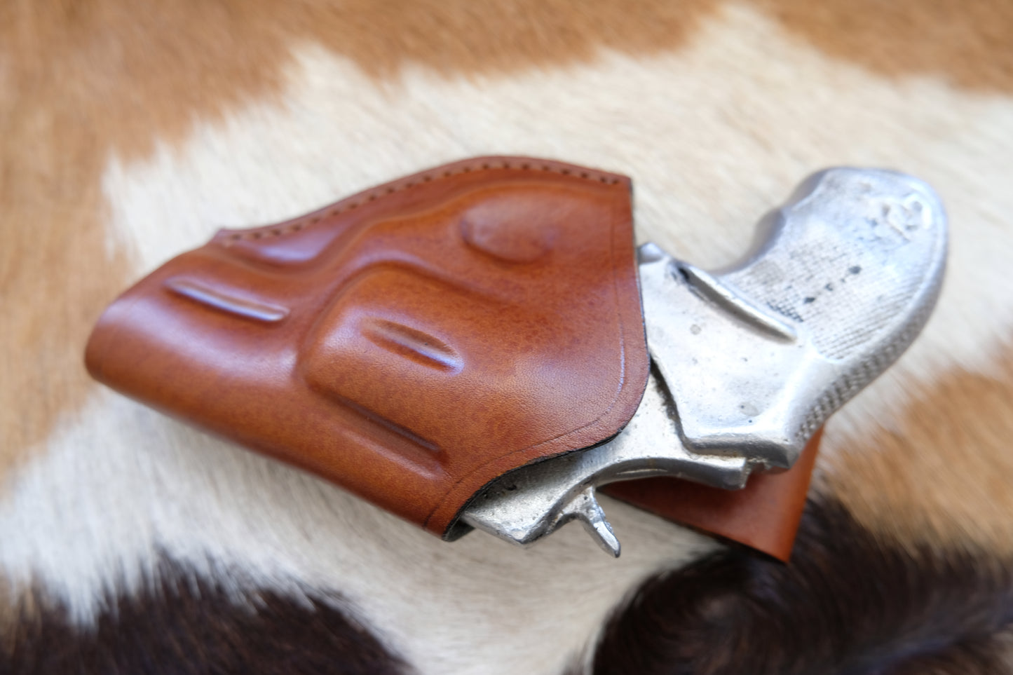 Hand-Stitched Leather OWB Holster for Taurus 856 Snub Nose 2"