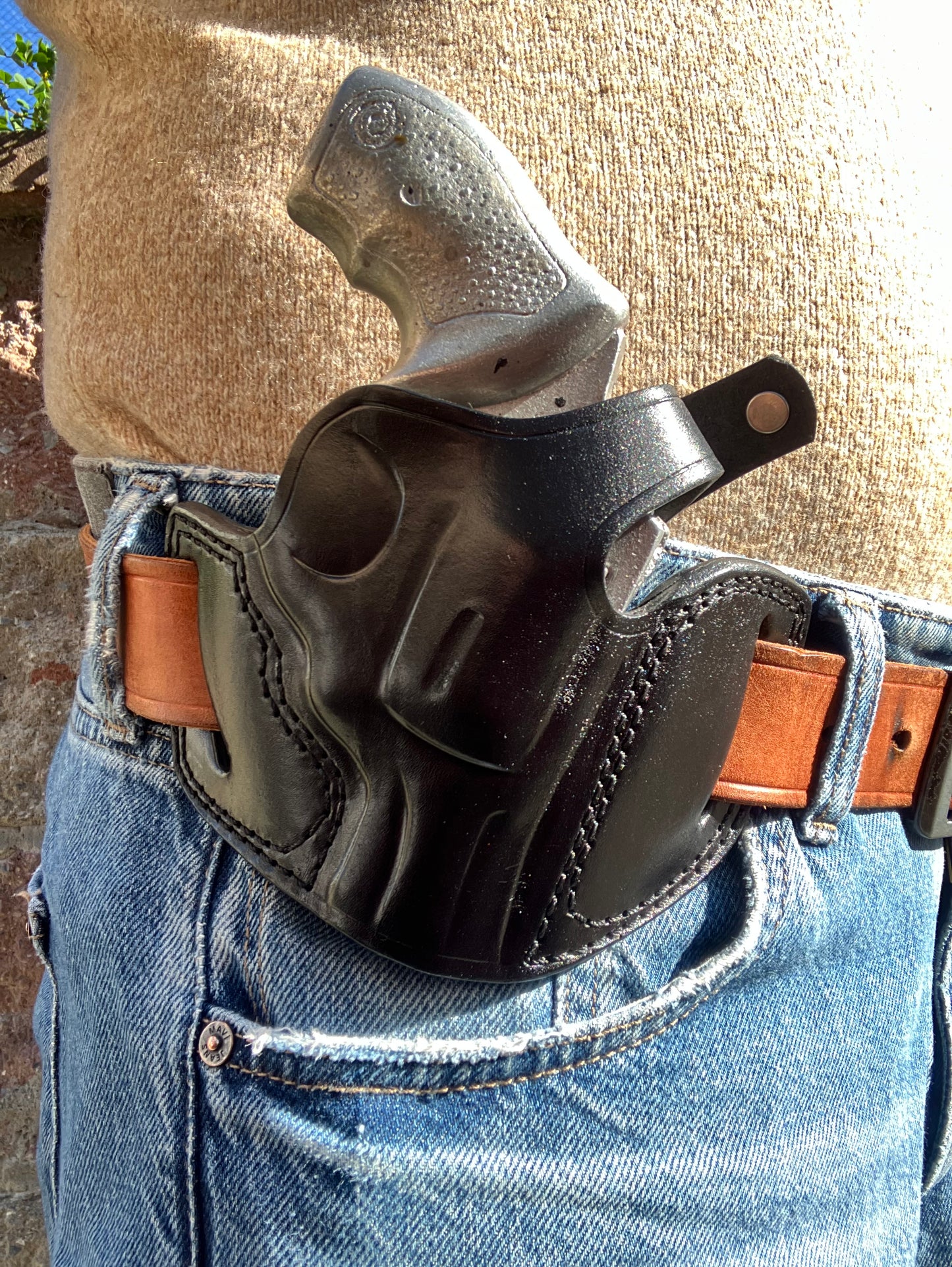 "Handcrafted Leather Pancake Holster for Taurus 85 -Black