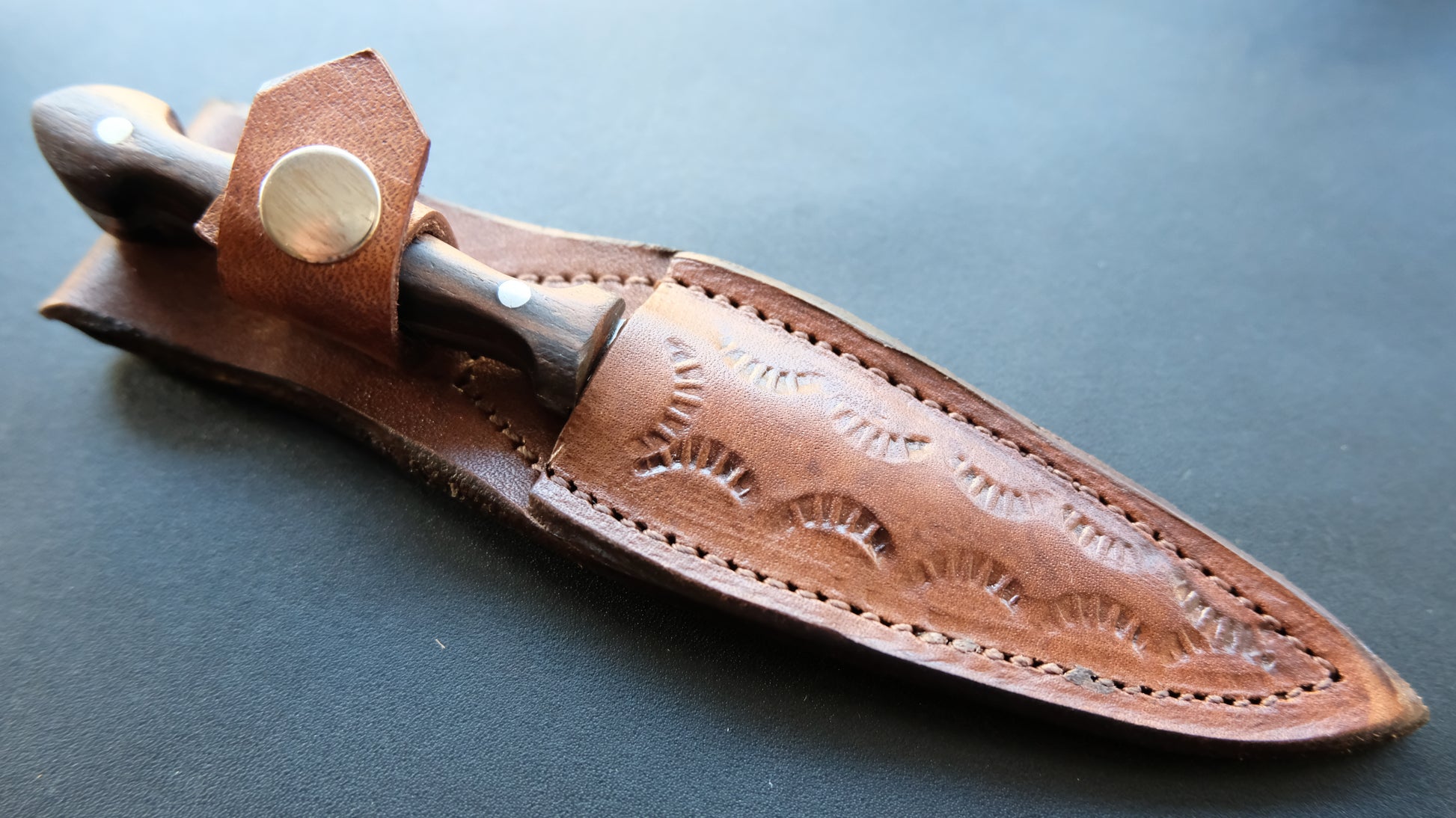 Cal38 Mini Dagger Knife With Leather Sheath (Walnut Wood Handle)