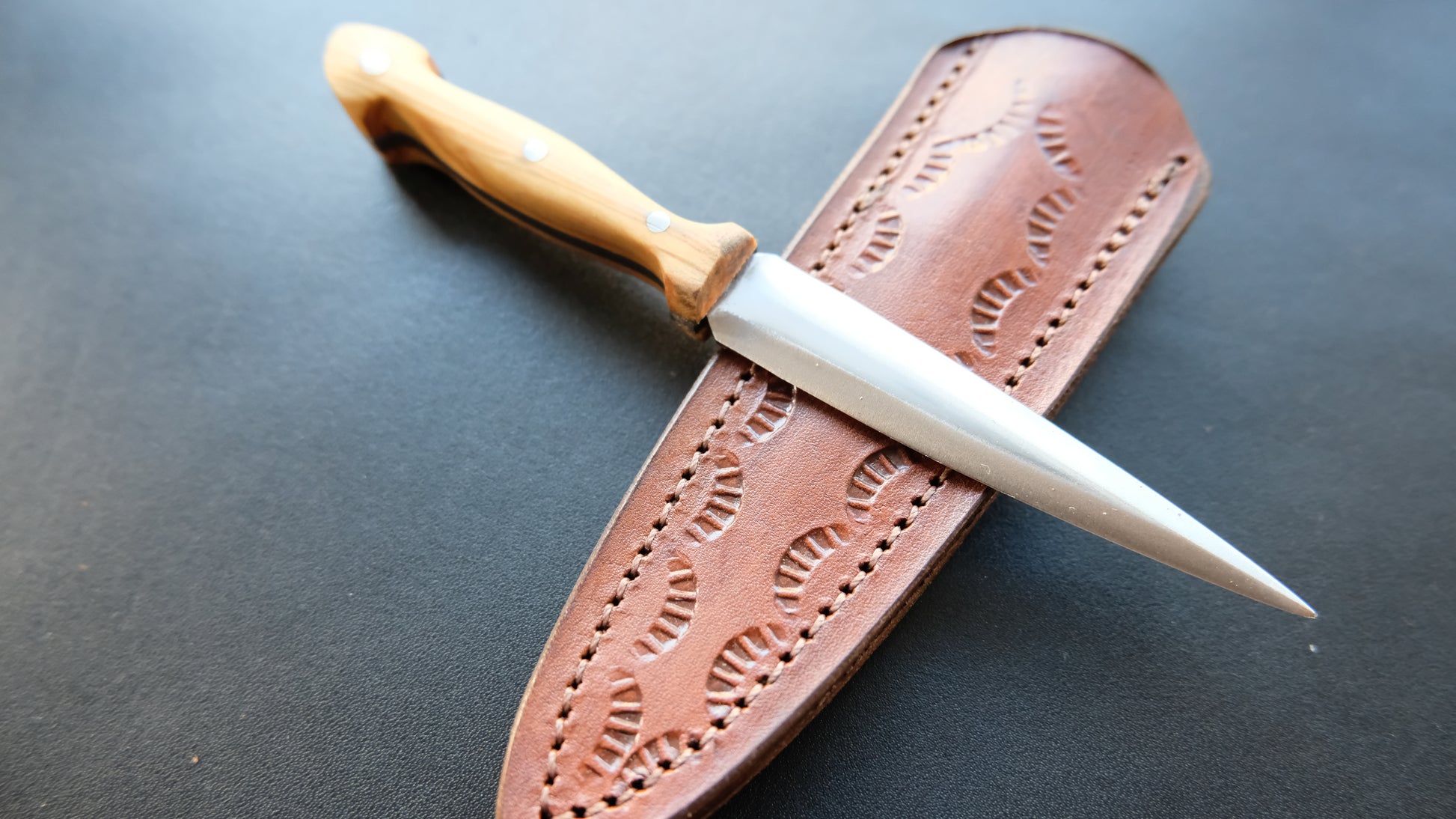 Cal38 Mini Dagger Knife With Leather Sheath (Olive Wood Handle)