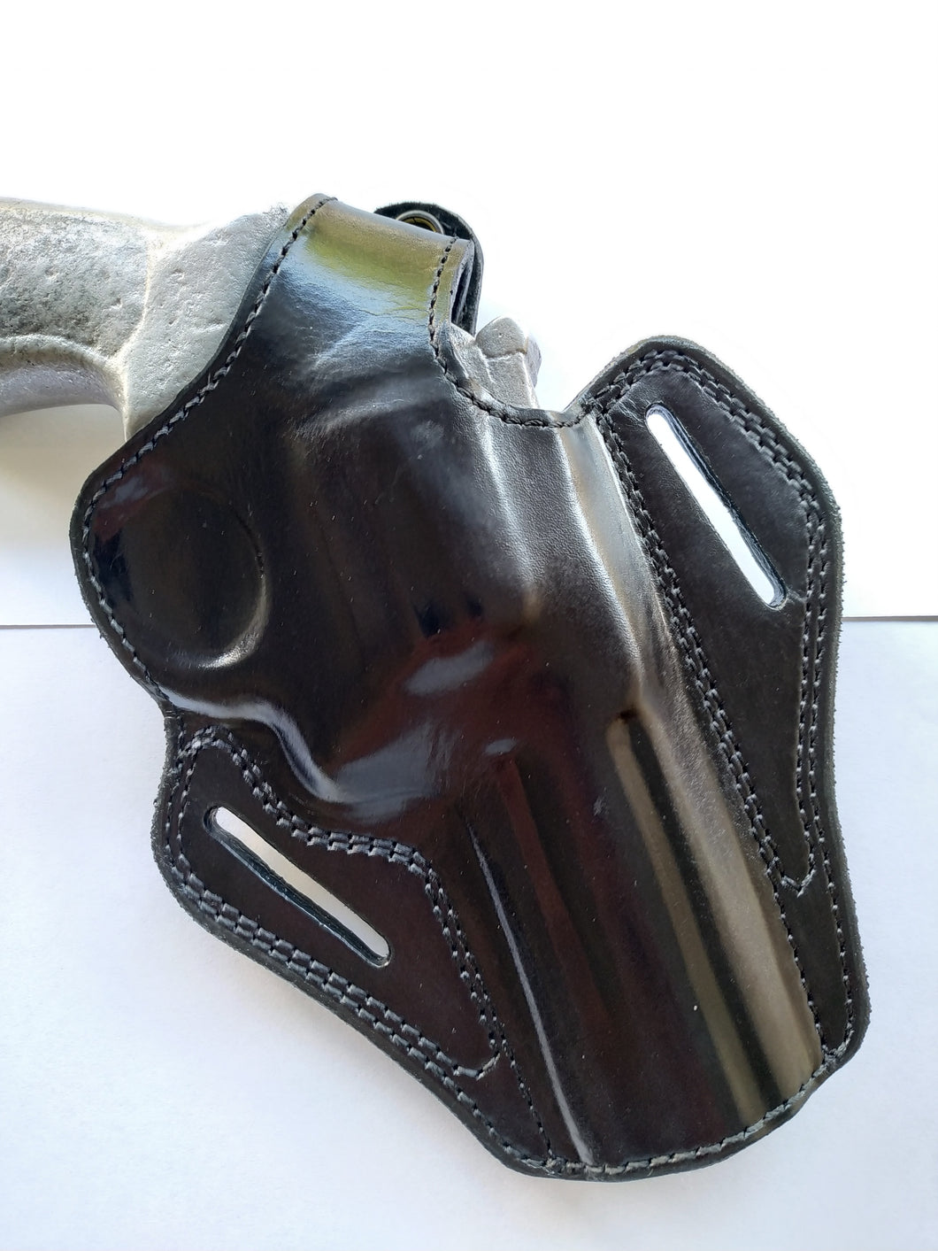 Handcrafted Leather Belt owb Holster For Smith and Wesson 686 4 inch (R.H)